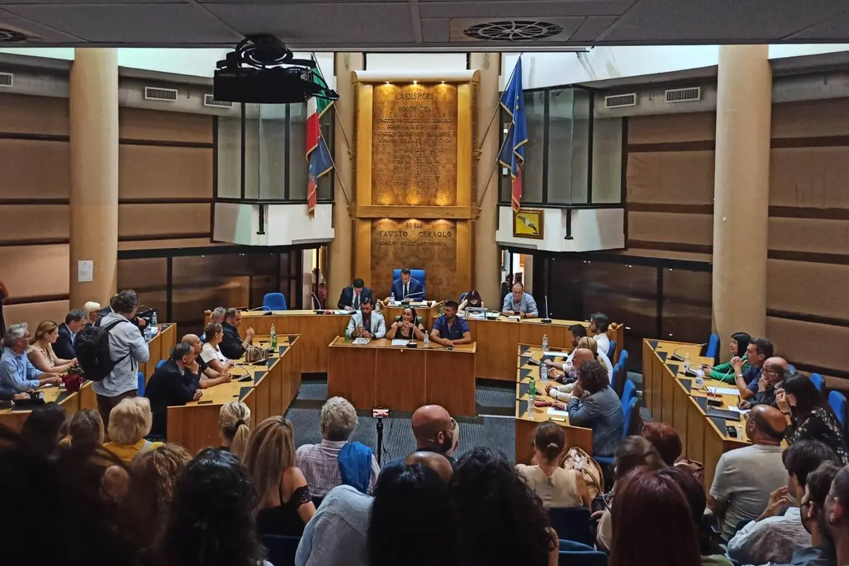 «Maggioranza senza numeri», l’opposizione esce allo scoperto