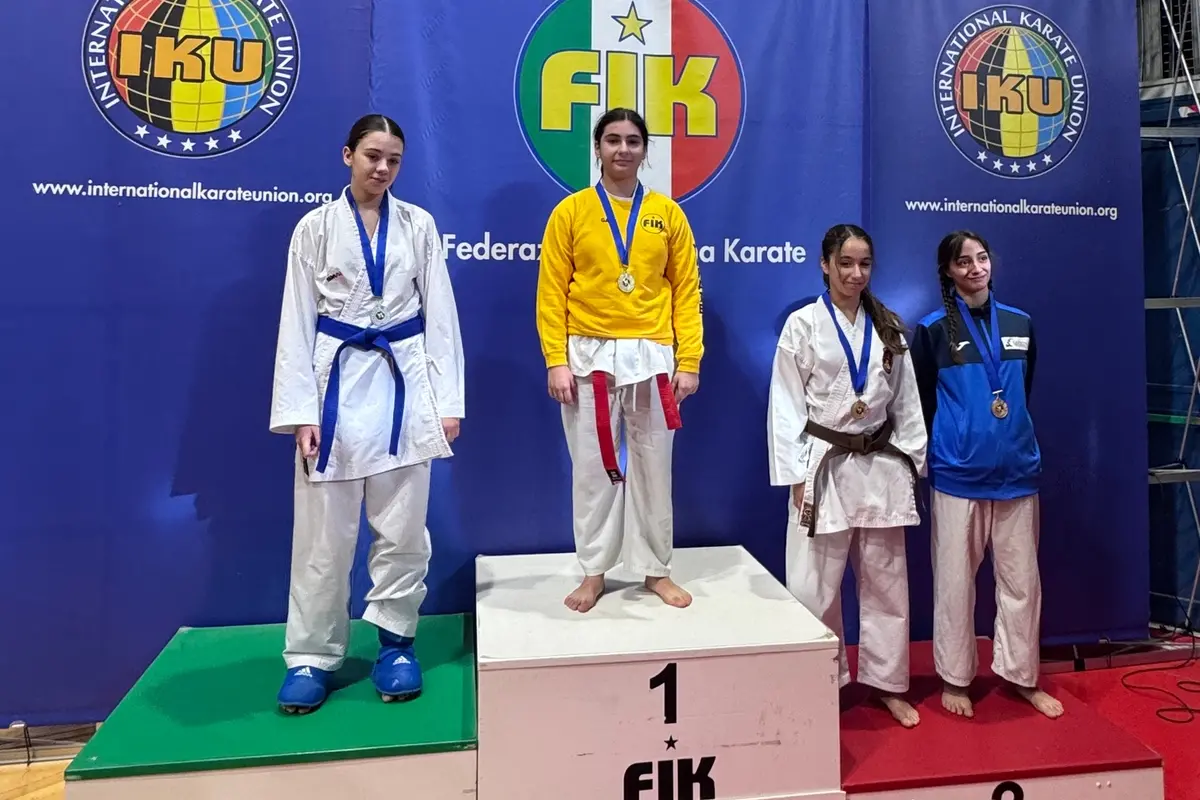 <p>Gaia Pazzaglia festeggia a Genzano</p>\\n