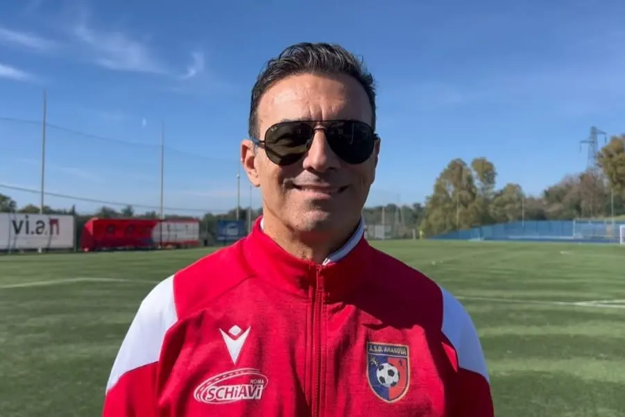 L\\u2019allenatore rossoblu Daniele Scarfini