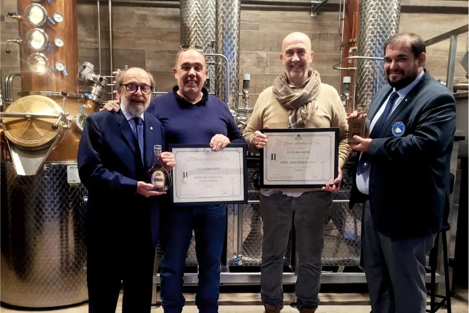 Trionfo storico per la distilleria Numa di Tarquinia: doppio Alambicco d'Oro 2025, riconoscimento all'eccellenza Anag