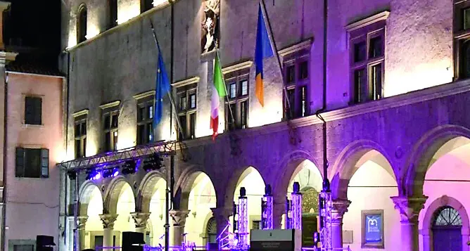 Notte rosa, il Comune di Viterbo vince la scommessa