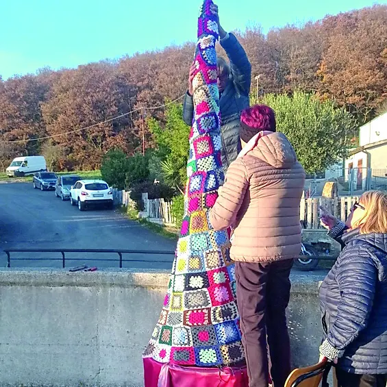 La Bianca celebra il Natale tra canto, solidarietà e tradizione