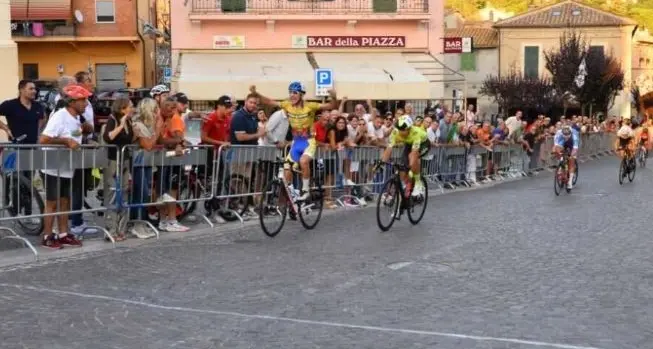 Ciclisti in pista per il Gran premio Madonna delle Grazie