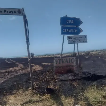 Altro incendio in periferia: l’allarme degli abitanti di Cerveteri