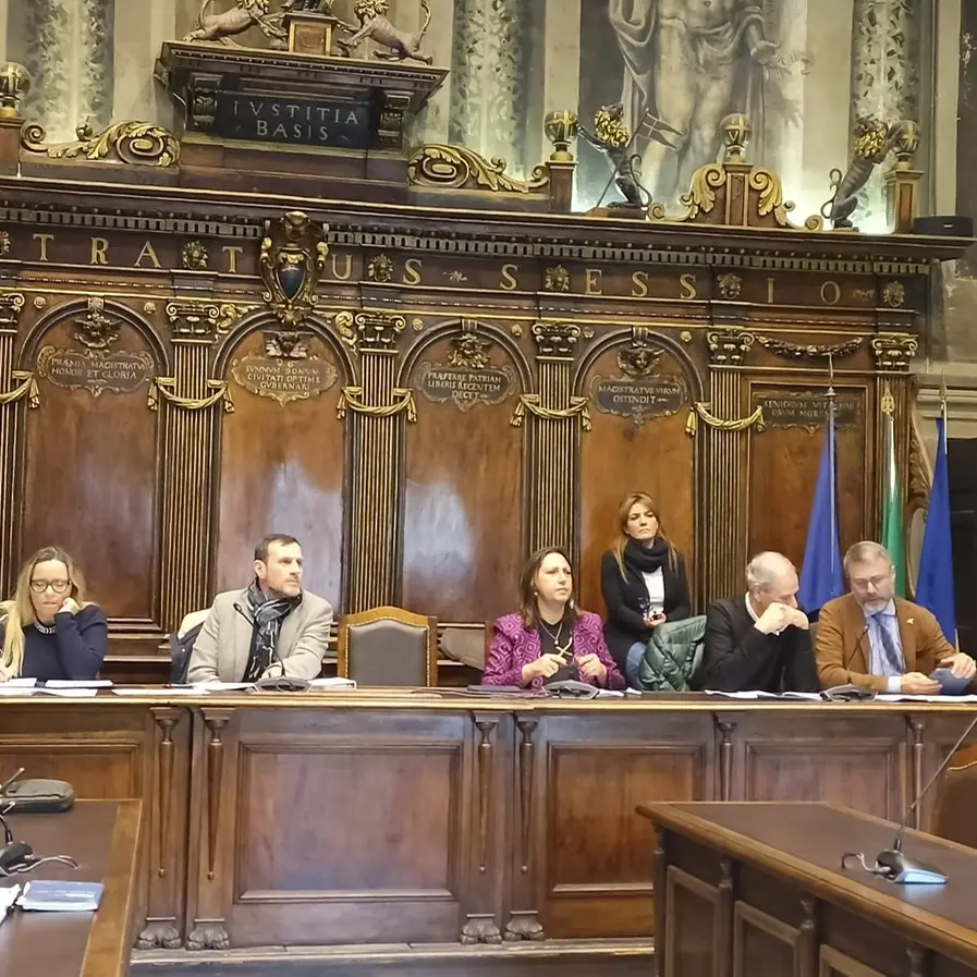 Gli uffici non dialogano, il Comune paga doppio risarcimento