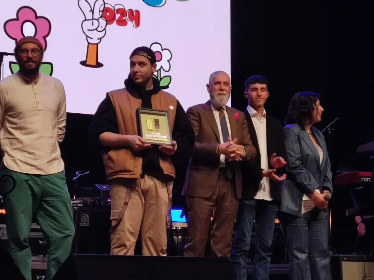 La premiazione di Belly Button, vincitori premio solidarietà 2024