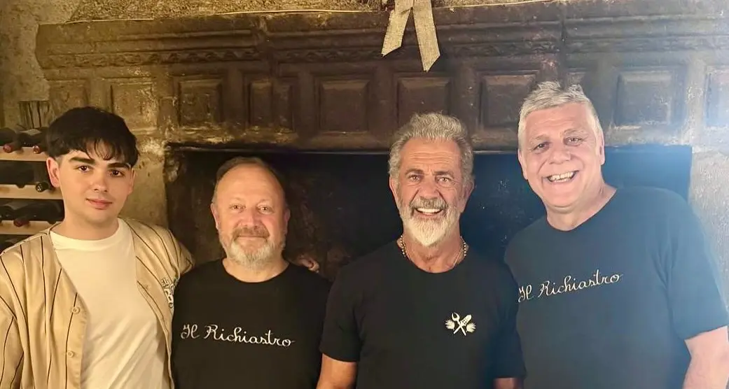 A sorpresa Mel Gibson a Viterbo, la star di Hollywood visita il centro