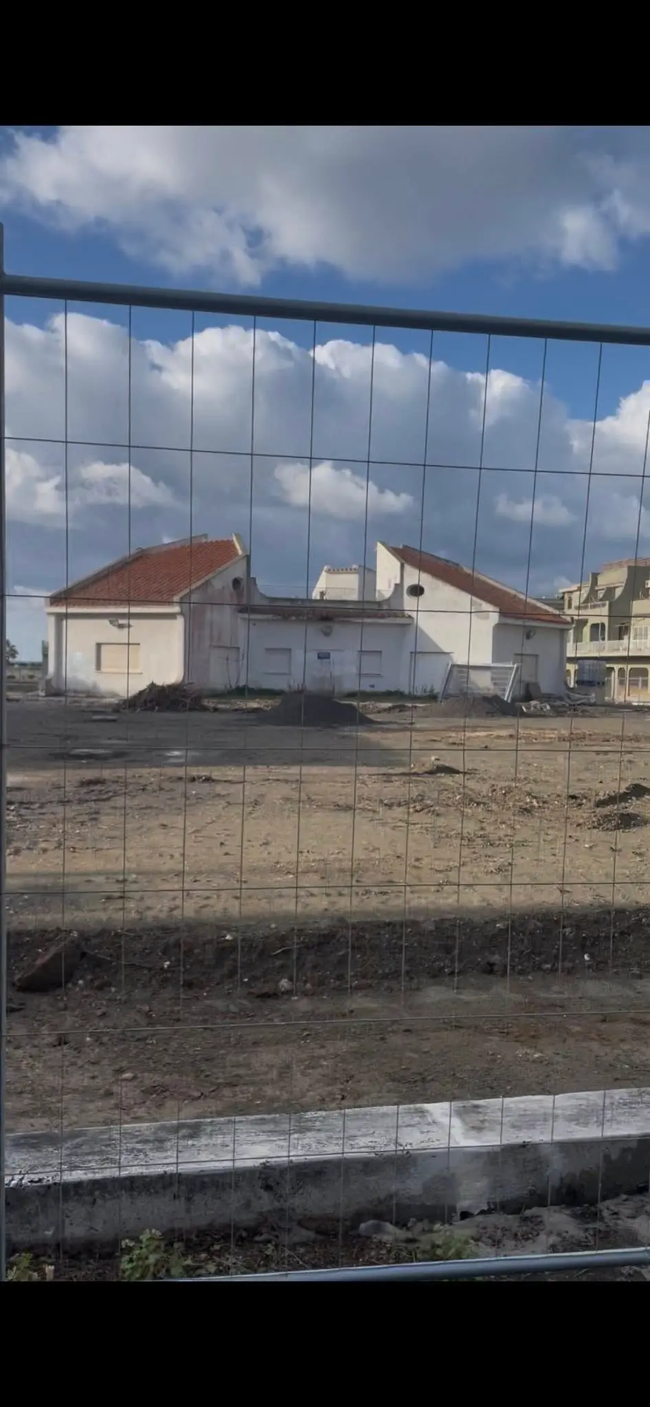 Piazza Prima Rosa, i cittadini: “La nostra pazienza è arrivata al limite”