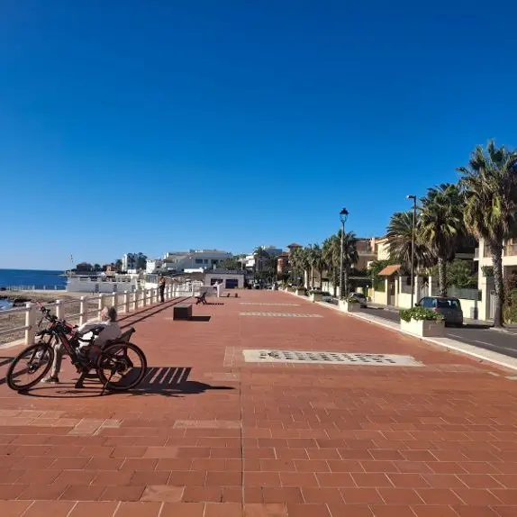 Passeggiata Santa Marinella, partita la raccolta firme contro il partenariato pubblico -privato