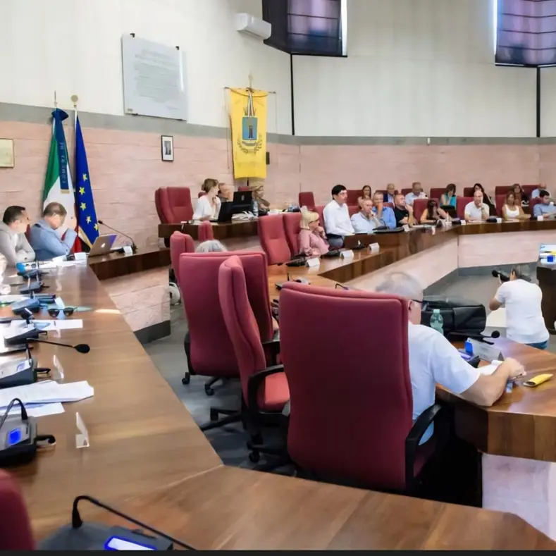Minoranza all’attacco: «Incontro sulla cultura, ma senza tutte le associazioni»