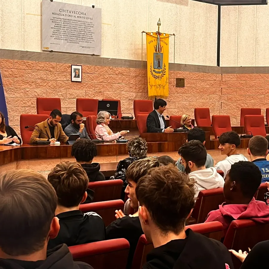 Aula Pucci gremita di studenti per “Costruire la pace: una sfida possibile”