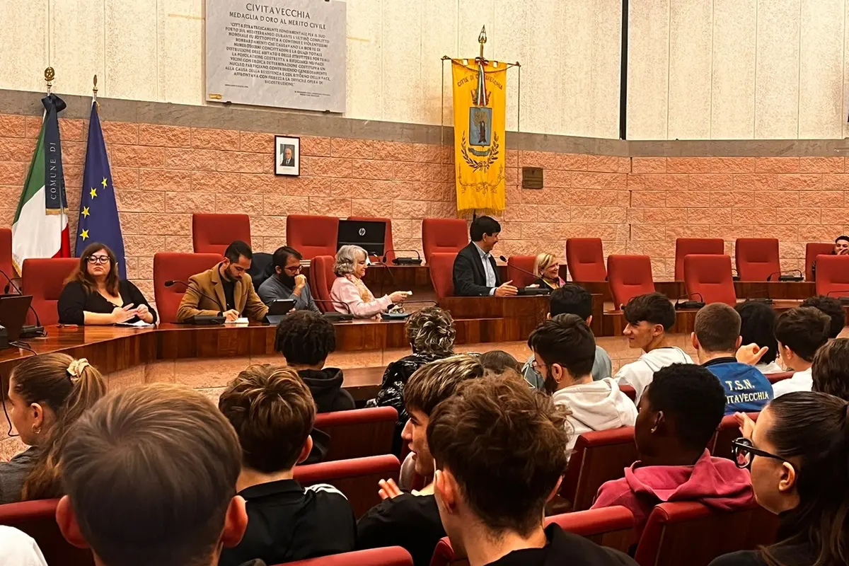 Aula Pucci gremita di studenti per “Costruire la pace: una sfida possibile”