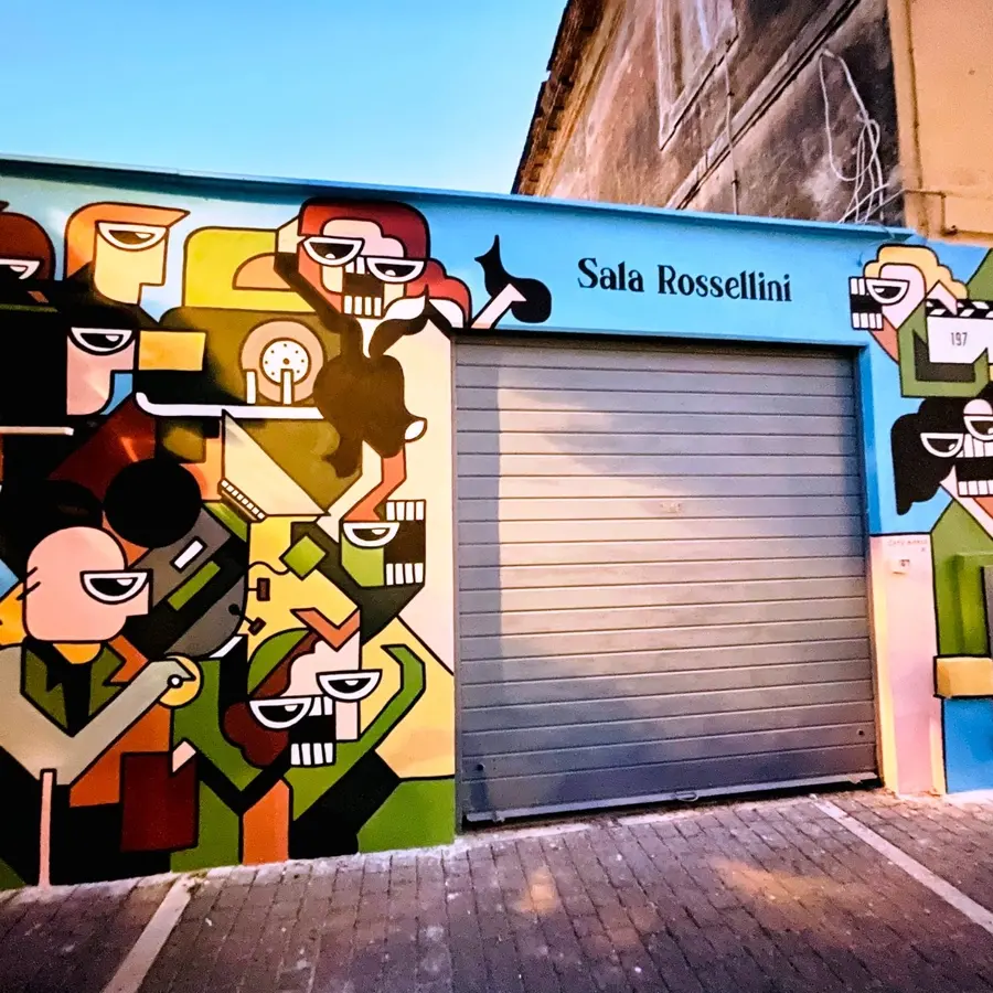 Chiara Capobianco apre la biennale con un murales per Roberto Rossellini