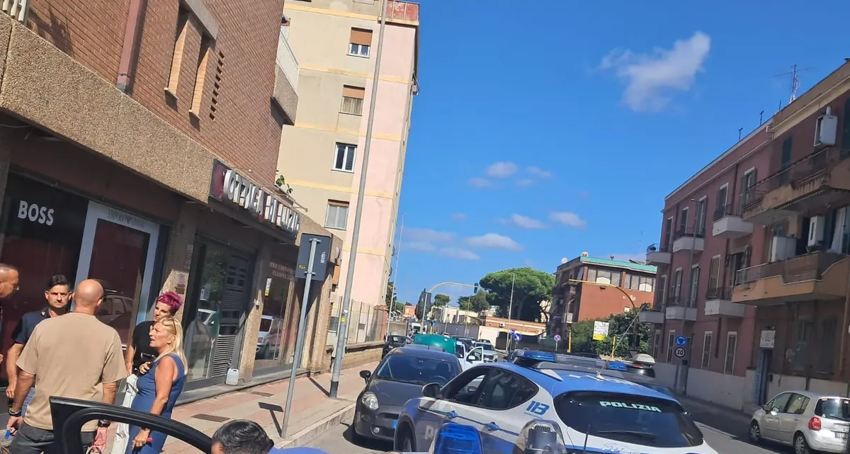 In fuga con gli occhiali rubati da Di Luzio: bloccata coppia di sudamericani – VIDEO