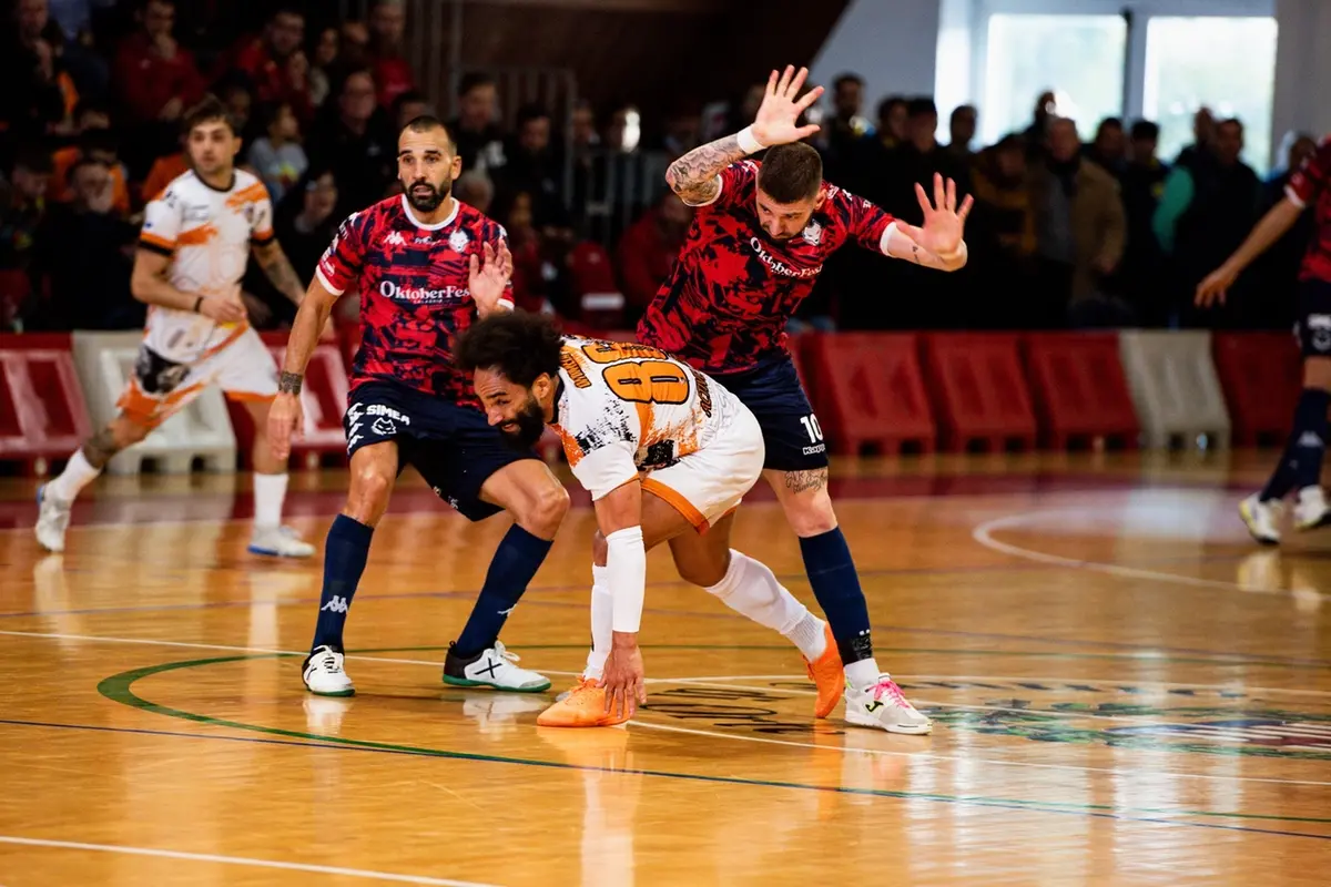 Oitomeia \\u00E8 chiamato a dare la carica ai suoi per la trasferta di domani a Mantova (Foto Famiano Crispi)