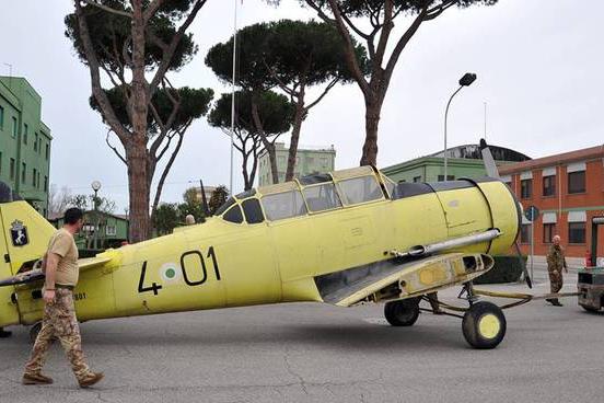 L Aeronautica Militare compie 100 anni e al Ctr torna l aereo giallo