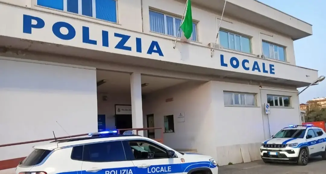 Urla e botte: paura a piazza Calamatta