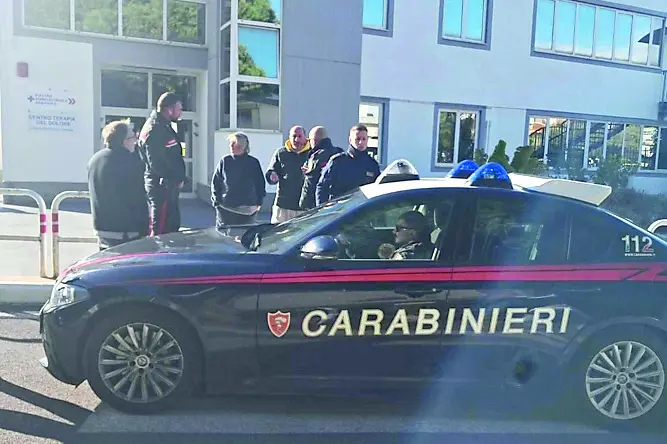 La storia di Andrea, ausiliario della sanità scaricato dalla nuova azienda