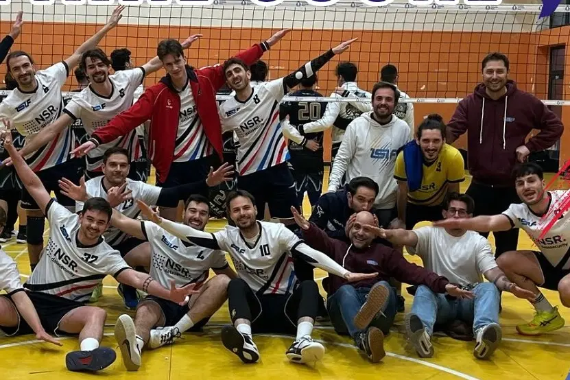 La foto post vittoria della formazione maschile