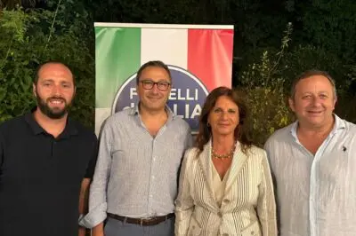 «Meno conferenze stampa e più onestà politica»