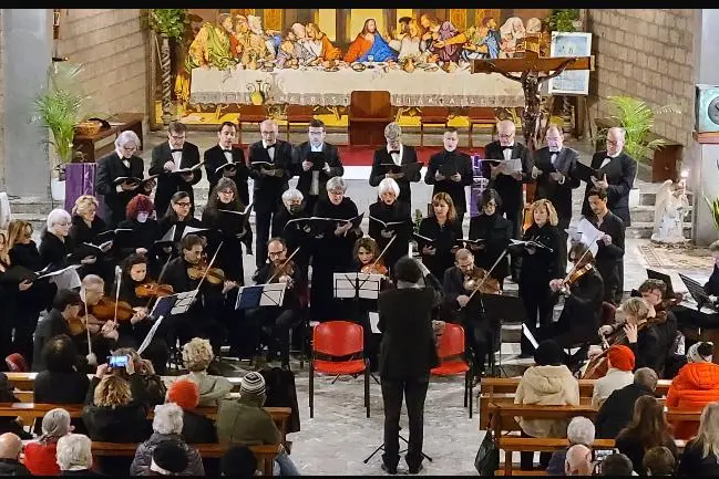 “Nel nome della Madre”: applausi a scena aperta per il primo appuntamento musicale del cartellone natalizio