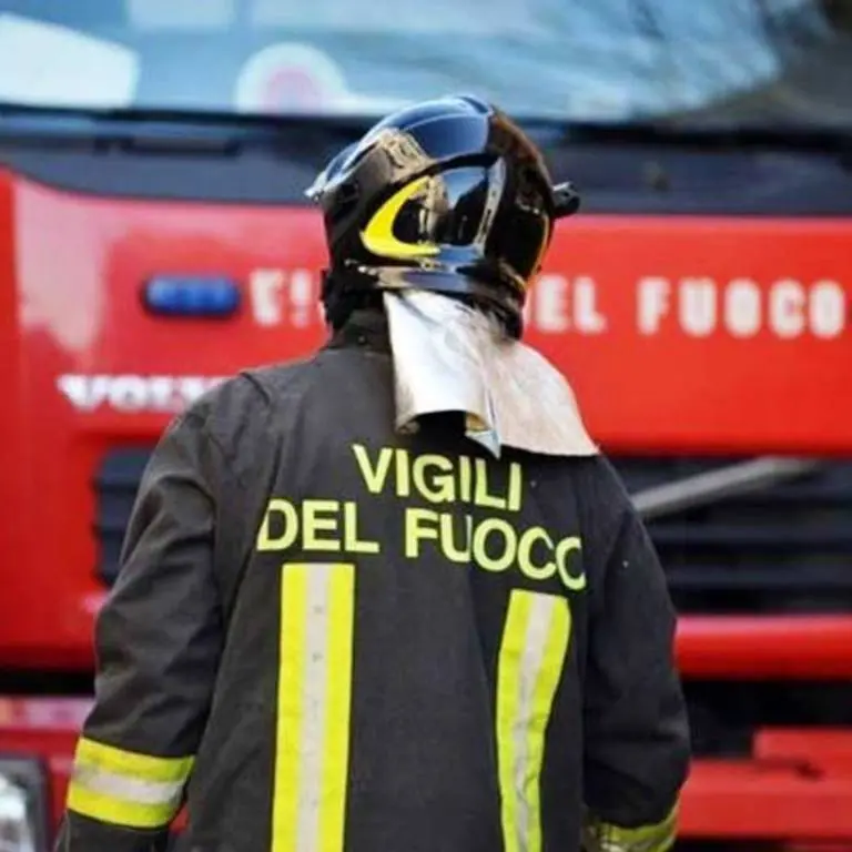 Escursionista si perde, ritrovato dai vigili del fuoco