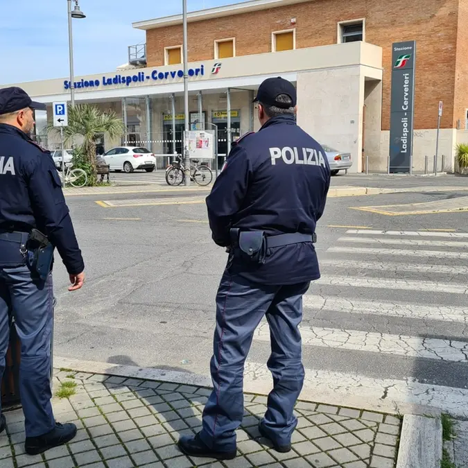 Rapinano negoziante per rubare monopattino: bloccati da un poliziotto fuori servizio