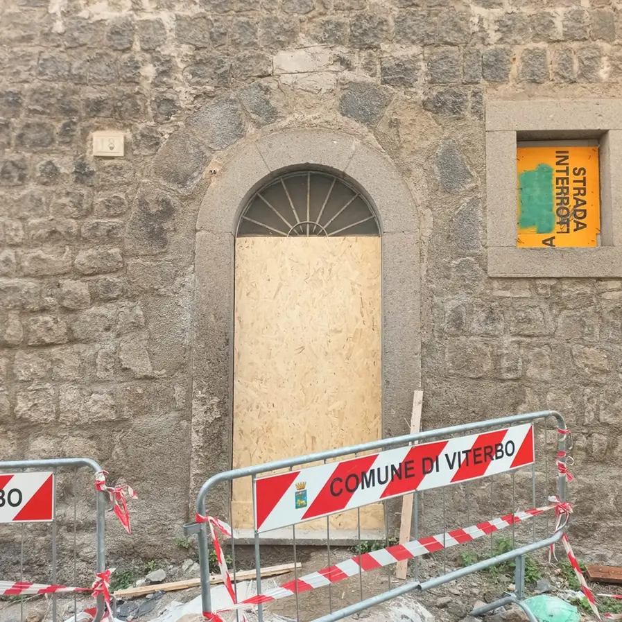 Viterbo: palazzo via Sant’Agostino, ingresso off limits