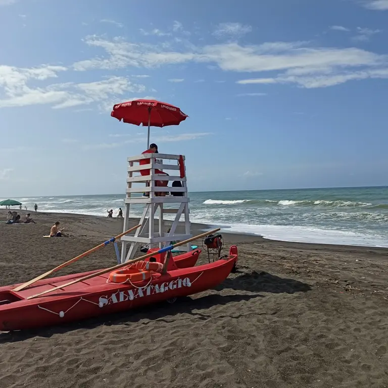 Stagione al via con l’incognita bagnini