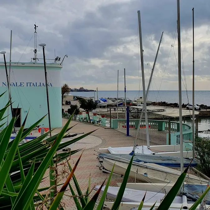 ‘’Sirene’’ chiude la stagione estiva della Lega Navale: il mare diventa teatro