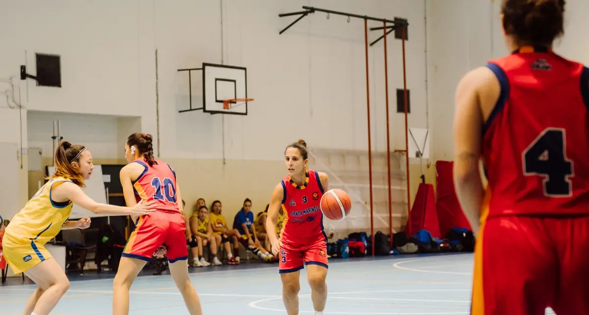 Santa Marinella Basket bella di notte