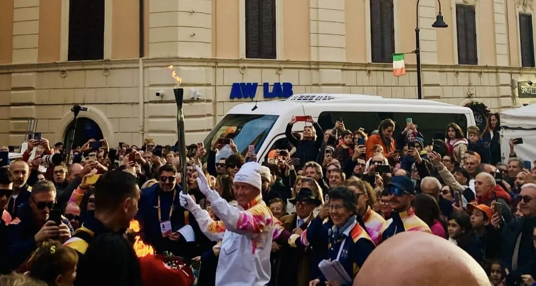 La Fiamma Olimpica infiamma il cuore di Civitavecchia