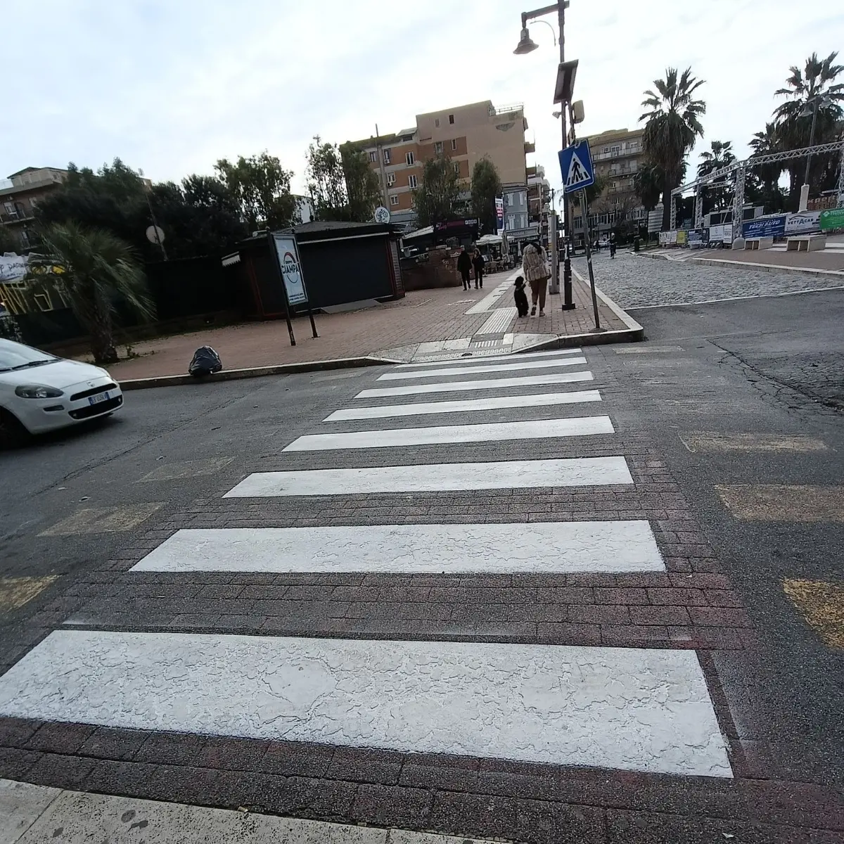 Automobilisti senza “freni”, nemmeno le strisce li fermano