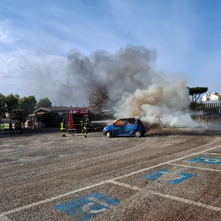 Arriva Santa Barbara e la caserma dei pompieri apre anche ai bambini