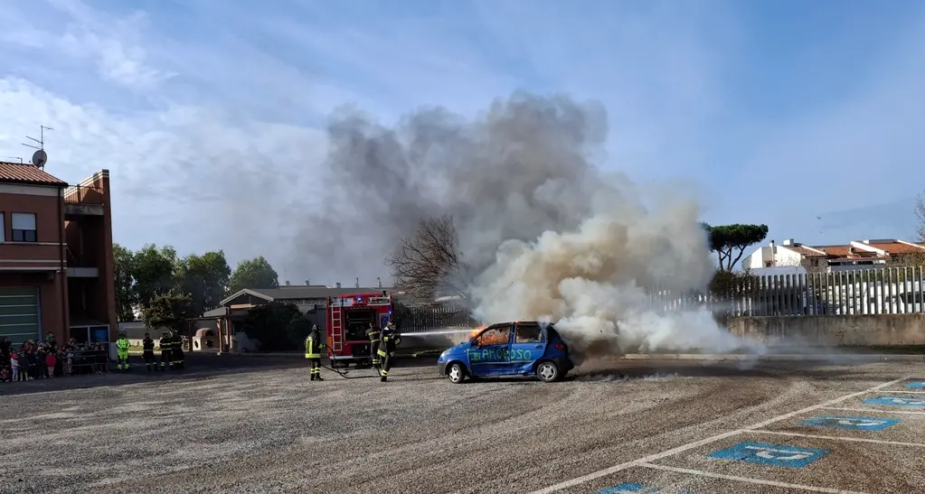 Arriva Santa Barbara e la caserma dei pompieri apre anche ai bambini
