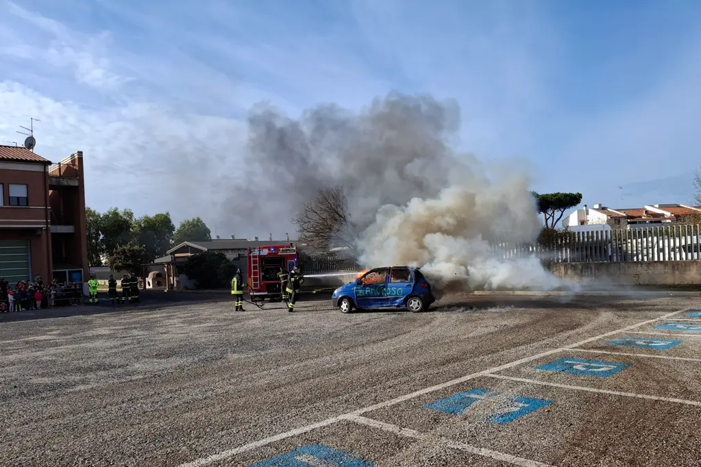 Arriva Santa Barbara e la caserma dei pompieri apre anche ai bambini