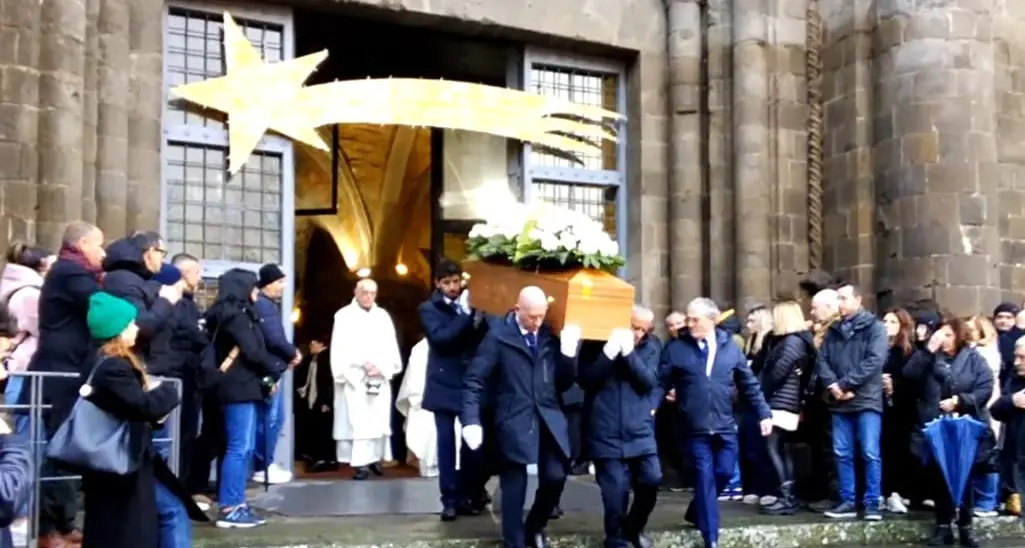 Dolore e commozione per l’addio a Salvatore Colonna