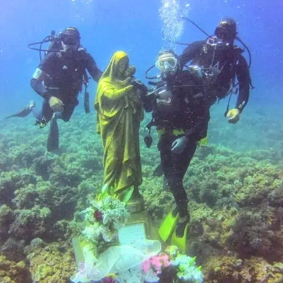 Santa Marinella, rinnovato l’omaggio alla statua della Madonna nel fondale marino