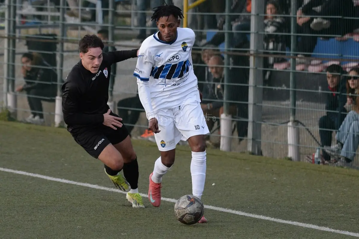 <p>Foto Alessio De Luca</p>\\n