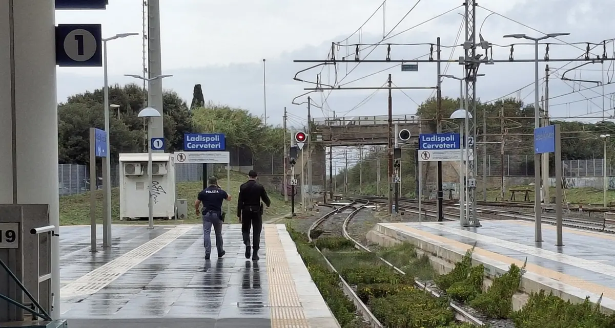 Persona investita sui binari a Palo: seconda vittima in poche ore. Treni sospesi