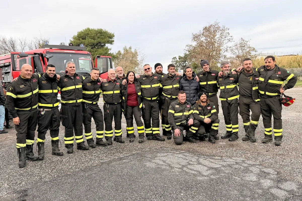 Esplosioni e salvataggi in caserma, lo show è per i bambini delle scuole