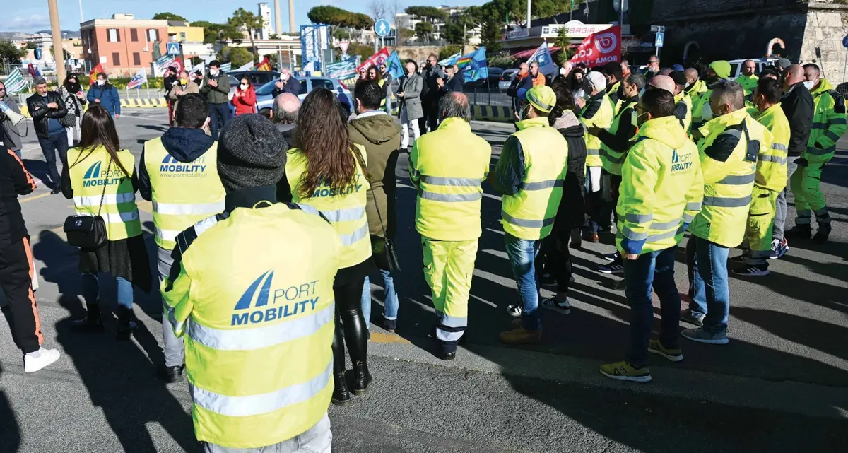 Licenziamenti a Port Mobility, domani vertice al Pincio