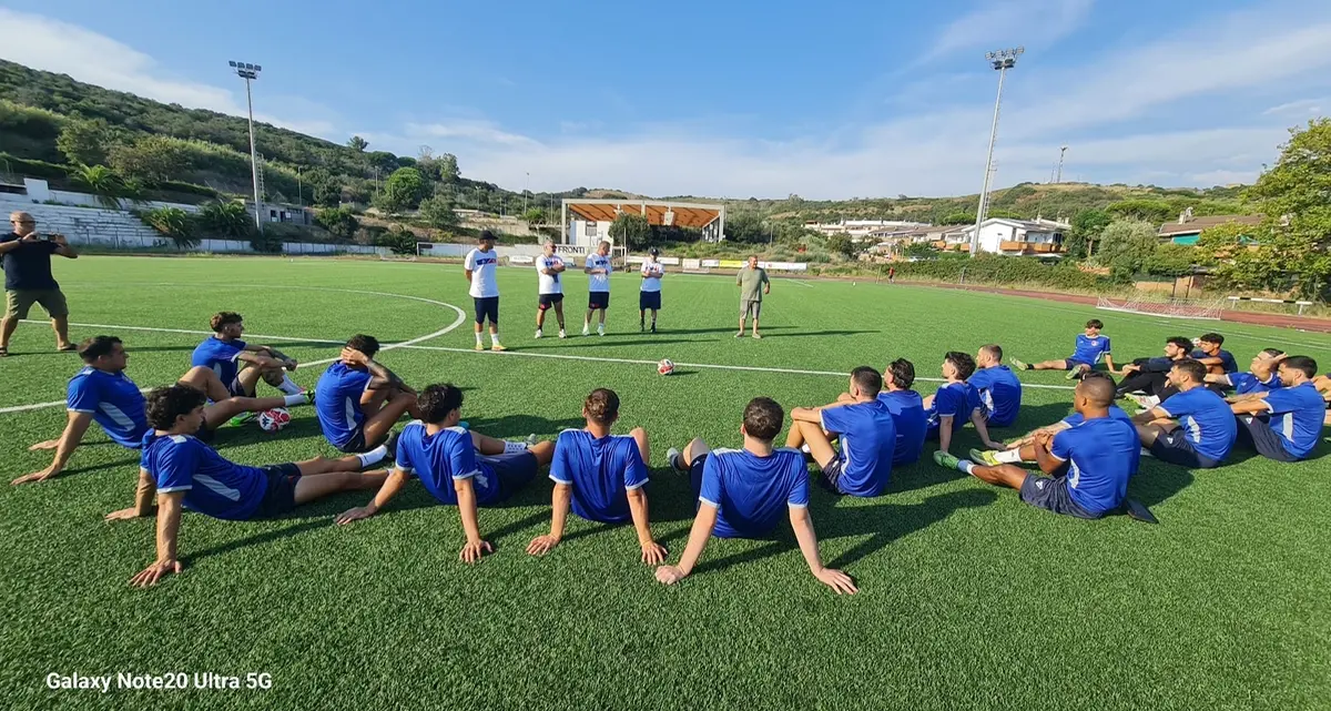 Santa Marinella, l’avventura è partita. Fracassa: «Abbiamo una nuova identità»