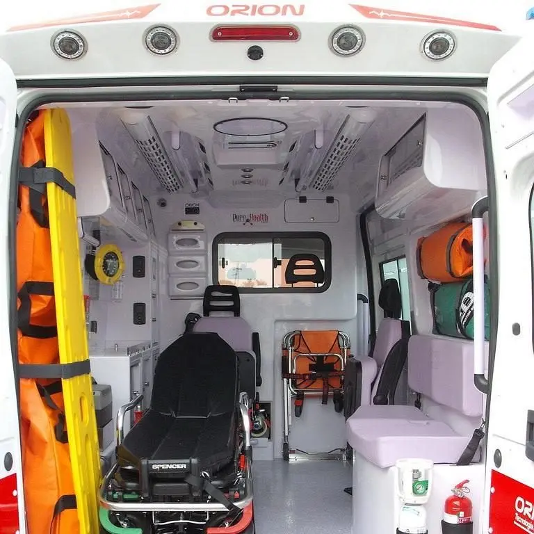 Viterbo: scontro tra due auto in strada Terme, quattro feriti