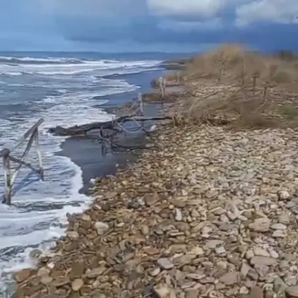 Spiaggia nella morsa dell’erosione