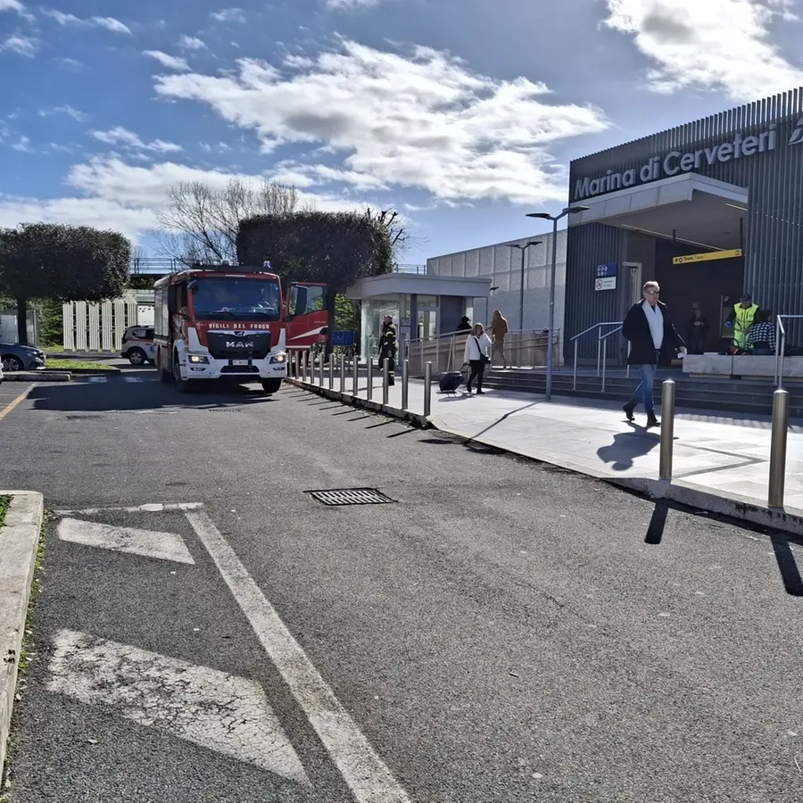 Tragedia alla stazione di Marina di Cerveteri, persona investita dal treno