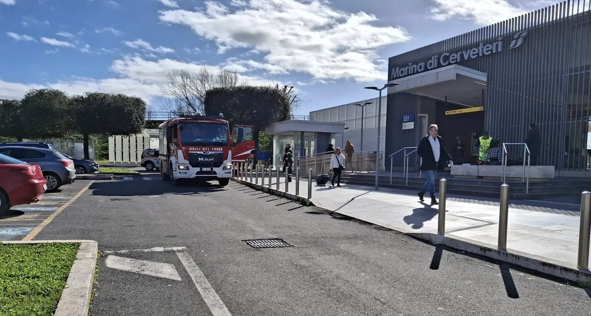 Tragedia alla stazione di Marina di Cerveteri, persona investita dal treno