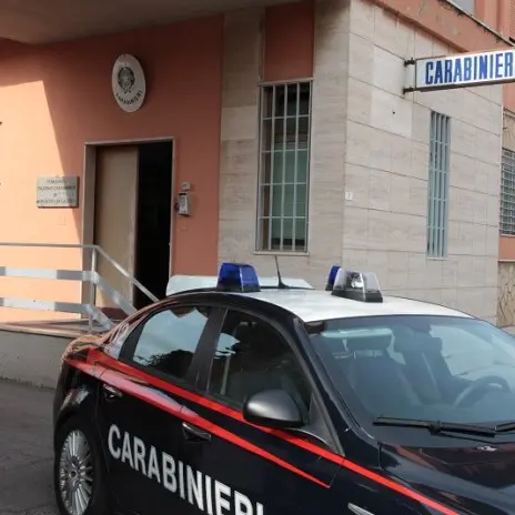 Furto in gioielleria in pieno giorno