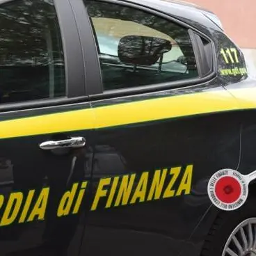 Forza un posto di controllo: arrestato