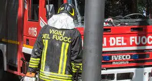 Incendio di sterpaglie a Cerveteri, coinvolte due roulotte